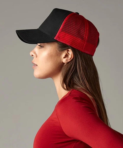 Snapback trucker